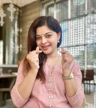 Sneha Wagh Biography in Marathi Wiki Birthday Age Husband Name TV Shows Instagram Facebook Twitter Information