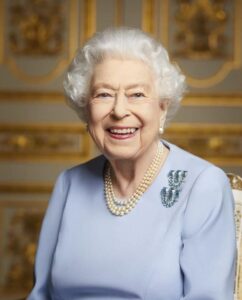 Read more about the article Queen Elizabeth II: Biography in Marathi