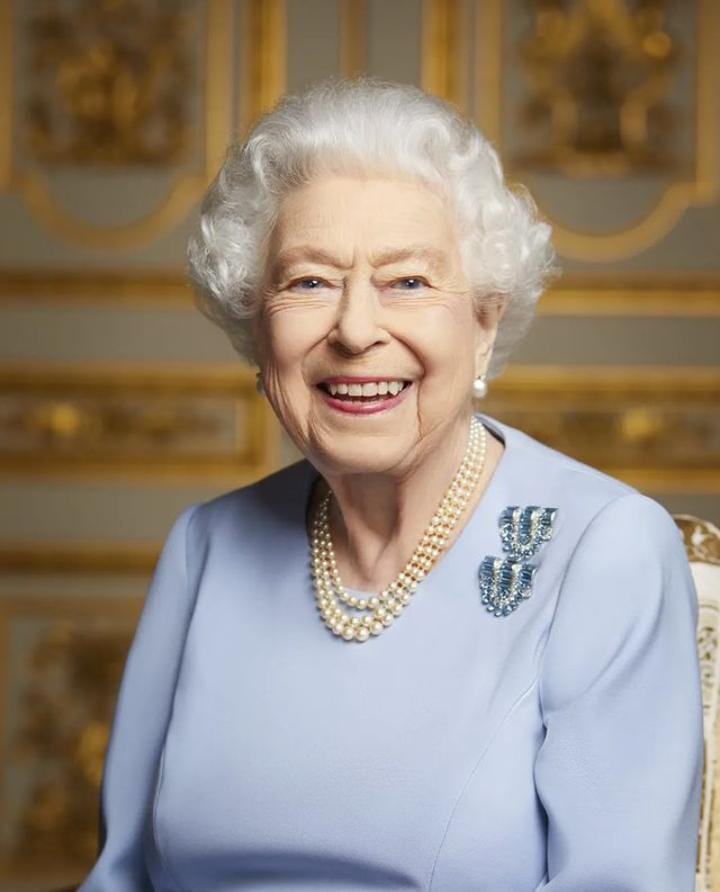 Queen Elizabeth II: Biography in Marathi